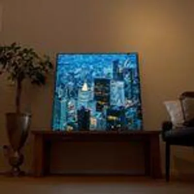 Produktbild von LED Wandbild New York Manhattan Dämmerung – Beleuchtetes Skyline Bild