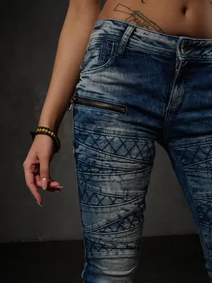 Produktbild von WD381 Damen Straight-Jeans mit coolen Stickelementen
