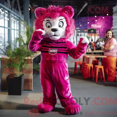 Produktbild von Magenta REDBROKOLY Tiger Maskottchen Kostüm Charakter bekleidet mit Latzhose und Haarnadeln