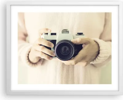 Produktbild von Gerahmtes Poster - Weißer Rahmen - Die Kamera Retro Fotografie - 50x40 cm - Wand Bild - Wanddeko - Wandbilder - Kunstposter - Wandposter - Bilderrahmen - Bilder - Kunstdruck - P2WAA50x40-4930