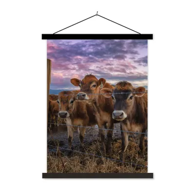 Produktbild von MuchoWow® Textilposter Kuh - Tiere - Kühe 60x80 cm mit schwarzem Rahmen - Plakathalter