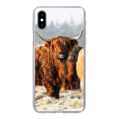 Produktbild von MuchoWow® Handyhülle Schutzhülle Hülle für iPhone Xs Schottische Highlander - Schnee - Wald Silikon Softcase Handy Hülle - Handytasche