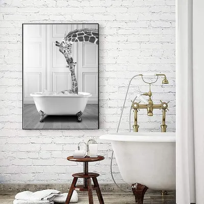 Productafbeelding van Canvasprint van een Schotse Hooglandrunder in een badkuip, 70x100 cm, zonder lijst