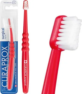 Image de Curaprox brosse à dents CS Surgical Mega Soft rouge pour gencives sensibles