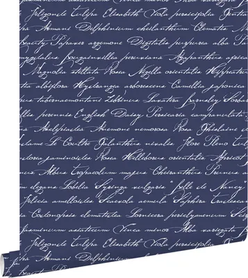 Productafbeelding van ESTAhome behang handgeschreven latijnse bloemennamen donkerblauw 53 cm x 10.05 m