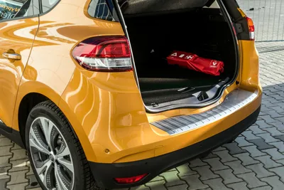 Produktbild von Edelstahl Ladekantenschutz für Renault Scénic 4 Abkantung 2016-