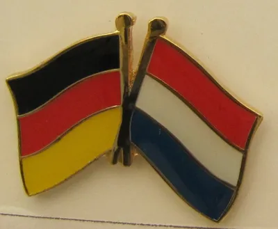 Produktbild von Niederlande / Deutschland Freundschafts Pin Anstecker Flagge Fahne Nationalflagge