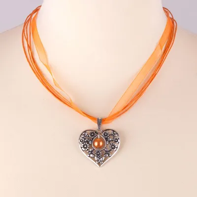 Lusana Trachtenhalskette mit Herz in orange