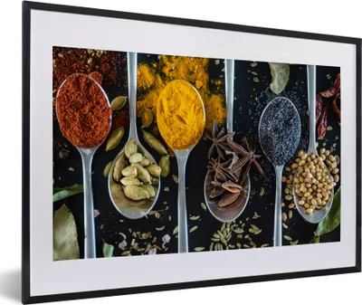Produktbild von MuchoWow® Gerahmtes Poster Löffel - Gewürze - Lebensmittel - Tisch 60x40 cm - Poster mit Schwarzem Bilderrahmen Wandposter Rahmen Foto Bilder - Schlafzimmer - Plakat in Rahmen - Drucken