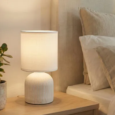 Produktbild von Tischlampe mit Stoffschirm, Kabelschalter, Keramikfuß, Lampe, Nachttischlampe, Tischleuchte, Dekolampe Flur, Bürolampe, Leselampe, 15x28cm (DxH), Weiß
