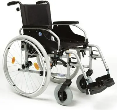 Produktbild von Rollstuhl D100, mit Trommelbremse . B03.B06.AP6.C29.5.B74.B80,silber>>>>SB 48 cm