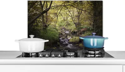 Produktbild von KitchenYeah®  Spritzschutz Küche - Küchenrückwand - Wandschutz für Herd und Spüle - Hirsch - Baum - Wald 60x40 - Alu-Dibond (Alternative zum Spritzschutz aus Glas) - Hitzebeständig - Herdspritzschutz