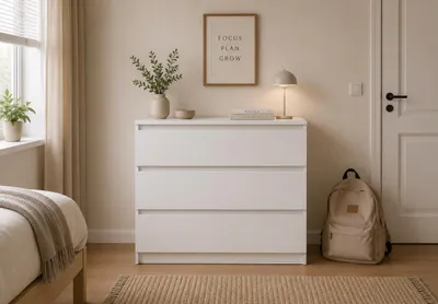 Produktbild von Kommode LOSKO 3S – Sideboard Wohnzimmer Schlafzimmer Flur mit 3 Schubladen, modernes Design - Weiß, KI-generiertes Bild