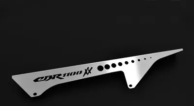 Zdjęcie produktu dla Osłona łańcucha kompatybilna z Hondą CBR 1100 XX logo srebrne
