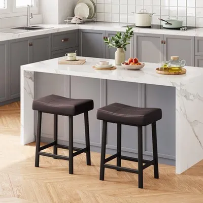 Obrázek produktu pro Sada dvou barových židlí – výška 61 cm – černá a hnědá – potažené umělou kůží (PU) s kovovou konstrukcí – vhodné do kuchyně