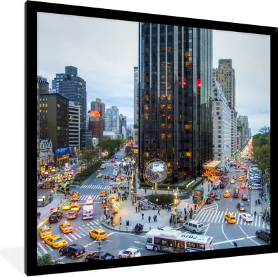 Produktbild von MuchoWow® Gerahmtes Poster New York - Broadway - Taxi 40x40 cm - Poster mit Schwarzem Bilderrahmen Wandposter Rahmen Foto Bilder - Mit Rahmen - Wanddekoration Schlafzimmer