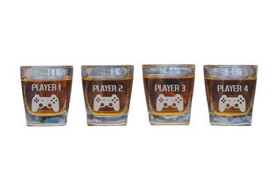 Produktbild von PLAYERS – 4er-Set gravierte Whiskygläser mit DualShock-Design – Playstation Gamer Geschenk |Geschenk für ihn | Geschenk für Gamer