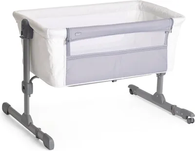Produktbild von Chicco Next2Me Essential Cloud Reflux Beistellbett Weiß – Co-Sleeper ab Geburt bis 6 Monate (9 kg), 6 Höhen, 2 Netzfenster, Rollen mit Bremsen, inkl. Tasche