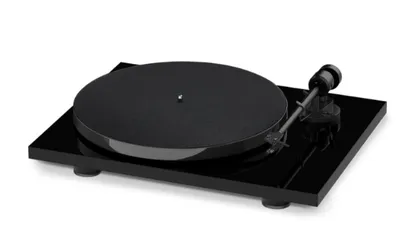 Produktbild von Pro-Ject E1 Phono, Audio-Plattenspieler mit Riemenantrieb, Halbautomatisch, Schwarz, 33,45 RPM, 33,45 RPM, 65 dB