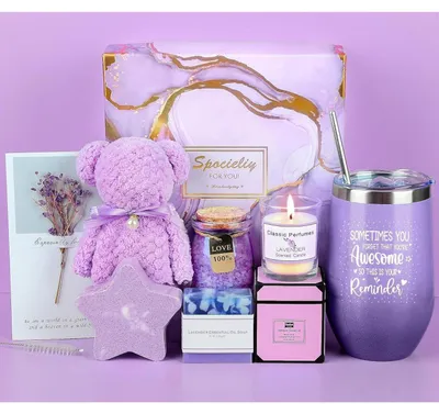 Produktbild von Geschenkbox für Frauen, Entspannung Geschenkset mit Duftkerze, Badesalz, Weinglas, Grußkarte, Lila