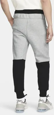 Produktbild von Nike Sportswear Tech Fleece Jogginghose Herren