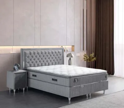 Obrázek produktu pro Nábytek do ložnice od designéra, sada: postel pro dva, 2x noční stolek z dřeva, 3dílná sada