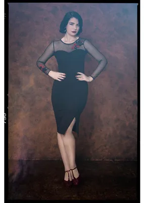 Produktbild von Queen Kerosin Bleistiftkleid - Roses XXL