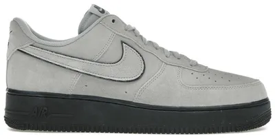 Image de Nike Air Force 1 Low '07 LV8, couleur gris clair suédé et noir - Pointure EU 45.5