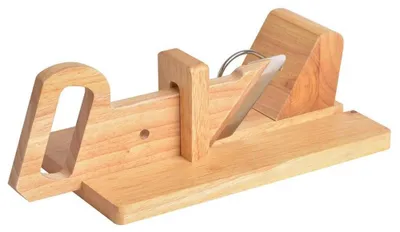 Produktbild von Hochwertiger Fleisch- und Käsemesser aus Buchenholz und Stahl