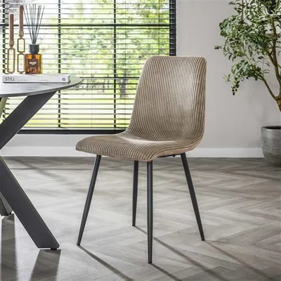 Produktbild von Hoyz-Kollektion – Stuhl Rib – Farbe Rock Sand – 4er-Set