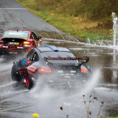 Zdjęcie produktu dla mydays Przejażdżka drift-taxi na torze Nürburgring; przeżycie na prezent lub dla siebie; voucher dla 1 osoby/osób