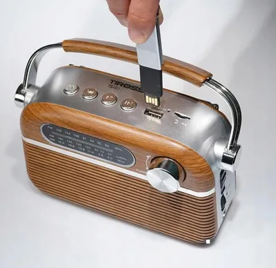 Zdjęcie produktu dla Tiross Radio Przenośne Akumulatorowe Usb /Bluetooth
