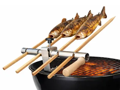 Produktbild von Steckerlfisch Halter für Grillroste mit 4 Holzspießen