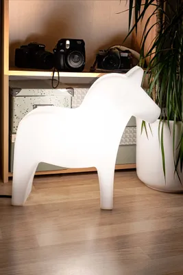 Zdjęcie produktu dla Lampka dekoracyjna "Shining Horse" 43 z diodami LED E27 w kolorze ciepłej bieli