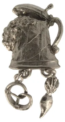 Hutanstecker Bierkrug mit angehängter Breze und Radi von Hut-Breiter in silber