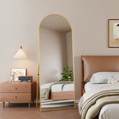 Zdjęcie produktu dla UnboxG Pełnowymiarowe lustro do ciała, 162 x 53 cm Pełnowymiarowe stojące lustro ścienne z ramą ze stopu aluminium i nietłukącym się szkłem Zakrzywione lustro podłogowe do salonu, garderoby, złote