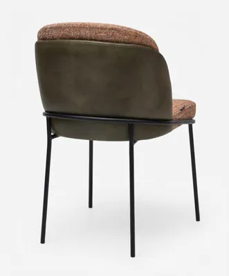 Productafbeelding van 4 eetzitplaatsen, donkerbruin, gestoffeerd, metalen frame, modern-vintage stijl