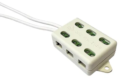 Imagen del producto de Caja de distribución de energía TCI, color blanco, máx. 6 x 100W, 12V