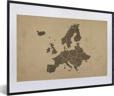Produktbild von MuchoWow® MuchoWow® Gerahmtes Poster Karte - Europa - Braun 60x40 cm - Poster mit zchwarzem Bilderrahmen - Schlafzimmer - Plakat in Rahmen - Drucken