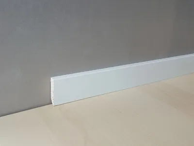 Produktbild von Sockelleiste weiß Kiefer 10 x 40 Lackiert RAL 9016 Fußleiste