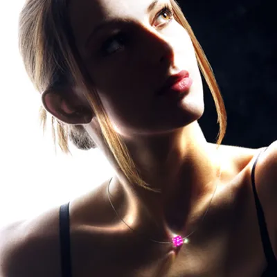 Produktbild von Collier LED Kristall Cube Pink Crystal mit Swarovski® Elements