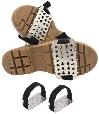 Image de Patins à 26 pointes - polyvalents, résistants à l'hiver, adaptés aux hommes, aux femmes et aux seniors | pour la pêche sur glace, la randonnée et la marche en toute sécurité.