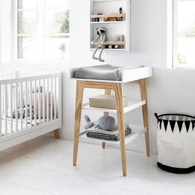 Produktbild von Petite Amélie® Wickeltisch - Babywickeltisch mit erhöhtem Rand - Weiß und Natur - H.99 x B.55 x T.74 cm