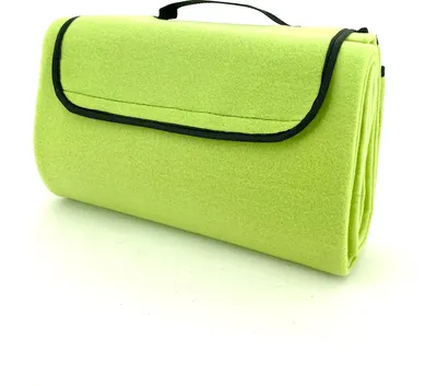 Produktbild von heimtexland Picknickdecke wasserdicht Outdoor Strandmatte Isomatte waschbar Campingdecke faltbar mit Tragegriff Festival Zelten Picknick Strand Decke Typ549 hellgrün 135x170 cm