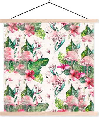 Produktbild von MuchoWow® Textilposter Flamingo - Blumen - Blätter - Zeitungspapier 120x120 cm mit holzfarbenen Rahmen - Textil-Poster