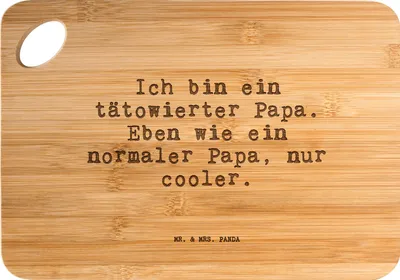Produktbild von Mr. & Mrs. Panda Hackbrett Ich bin ein tätowierter... - Transparent - Geschenk, bester Vater, Papa, Frühstücksbrettchen, Sprüche, tätowiert, holzschneidebrett, Holzbrett