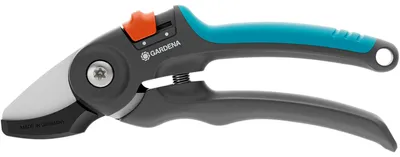 Produktbild von Gardena Gartenschere Premium Cut für trockenes Holz