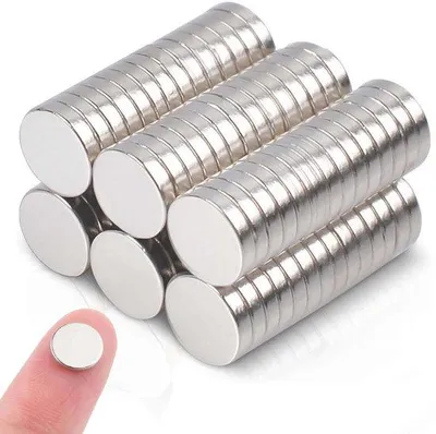 Immagine prodotto di Potenti magneti adesivi rotondi al neodimio da 8 mm