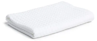 Immagine prodotto di Asciugamano "Piquée" della marca möve, realizzato in 100% cotone, colore bianco, dimensioni 50 x 100 cm