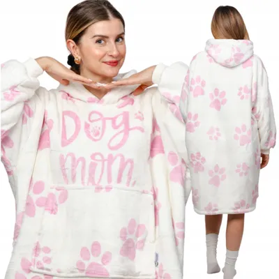 Produktbild von Oversize Deckenpullover XXL - Kuscheldecke mit Ärmeln - Fleece Rosa Dog Mom Pfoten